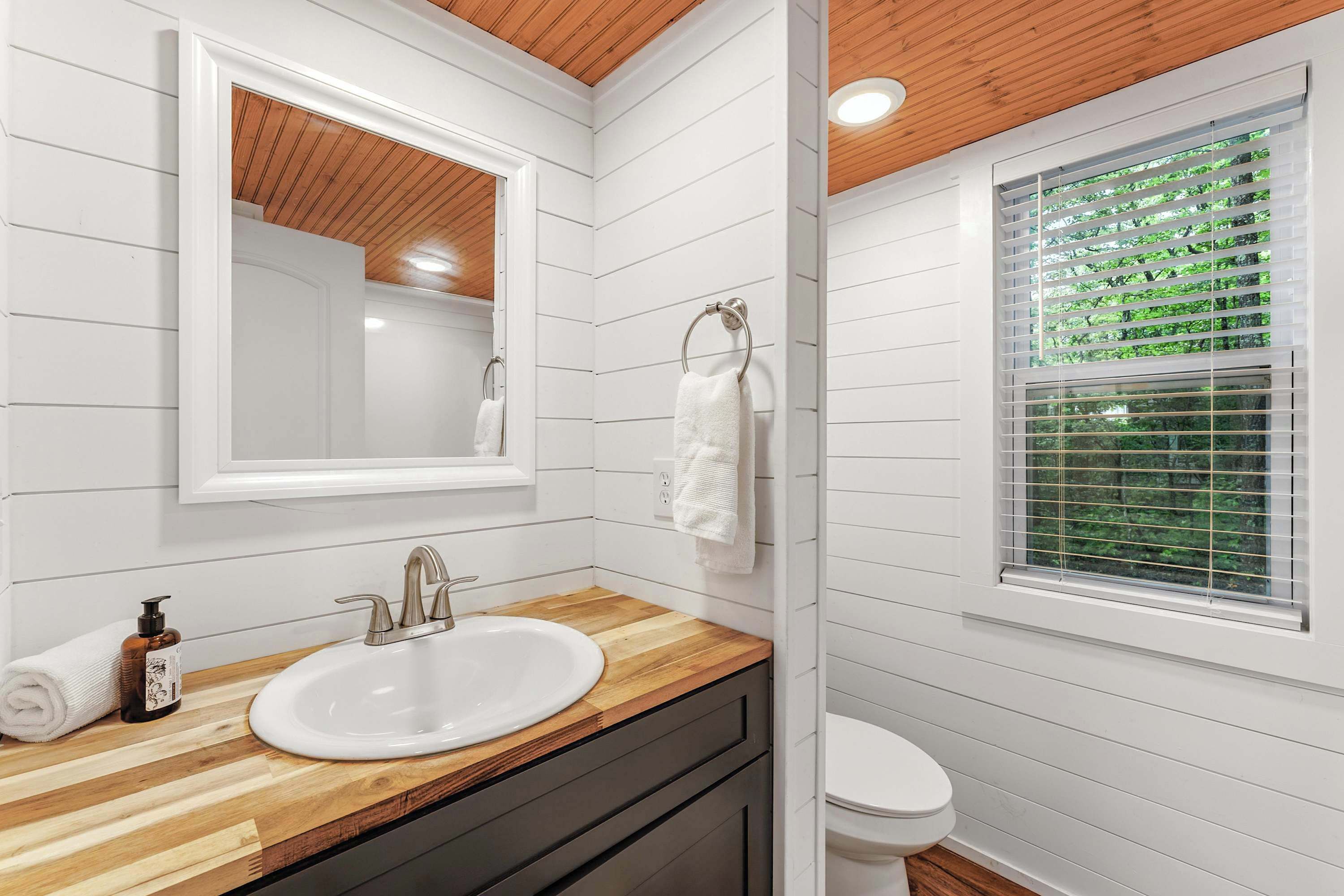 淋浴設備、提供毛巾