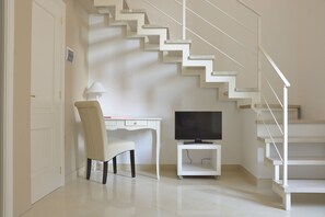 Room, 1 Bedroom, Smoking | Living room