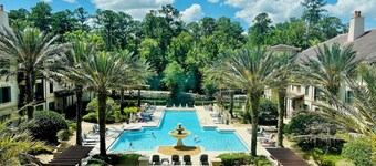 Luxury Golf Living With Pool View!!