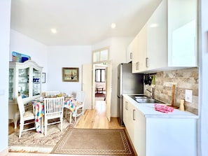 Microwave, coffee/tea maker, cookware/dishes/utensils - Portimão Downtown by Homing (Portimão)