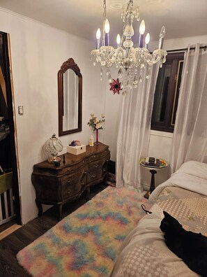 3 bedrooms, iron/ironing board, WiFi, bed sheets - Ste. Adele, winter rental (Sainte-Adèle)