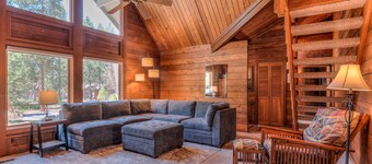 Perfect A/C Ski Cabin Walking Distance to Village Mall