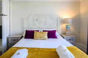 3 makuuhuonetta, työpöytä, silitysrauta/-lauta, Wi-Fi