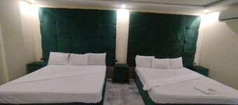Hotel Crown Plaza