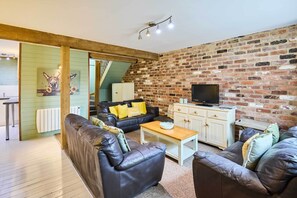 TV, offices - Host & Stay | West Barn (Toftrees)