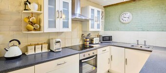 Host & Stay | West Barn