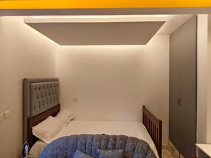 1 chambre, fer et planche à repasser, Wi-Fi, draps fournis