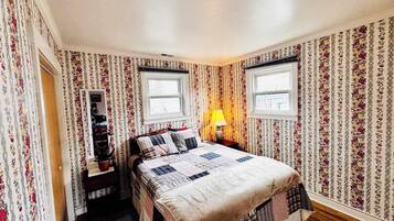 2 chambres, fer et planche à repasser, Wi-Fi, draps fournis