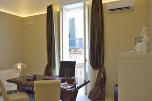 Room, 1 Bedroom, Smoking | Living room - Room-pistis Room - Santa Sofia Martano (Martano)