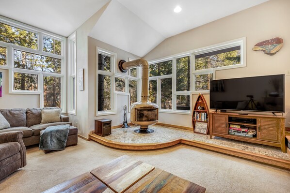 Télévision, cheminée