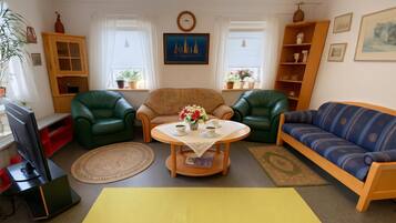 Standard House, 1 Bedroom, Microwave (Charming Swedish Forest Cottage) | Living area | Smart TV