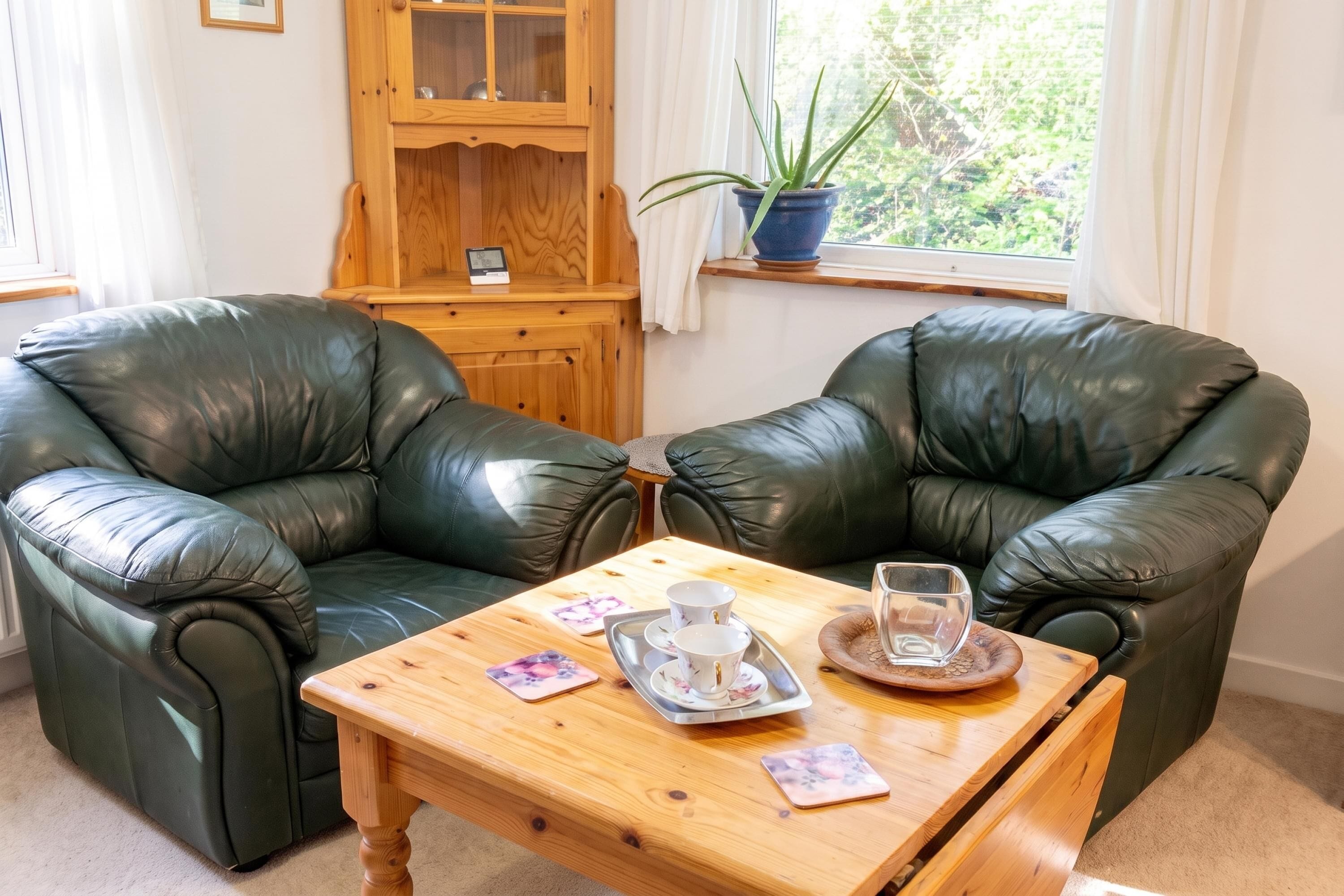 Casa estándar, 1 habitación, microondas (Charming Swedish Forest Cottage) | Área de sala de estar | Smart TV 