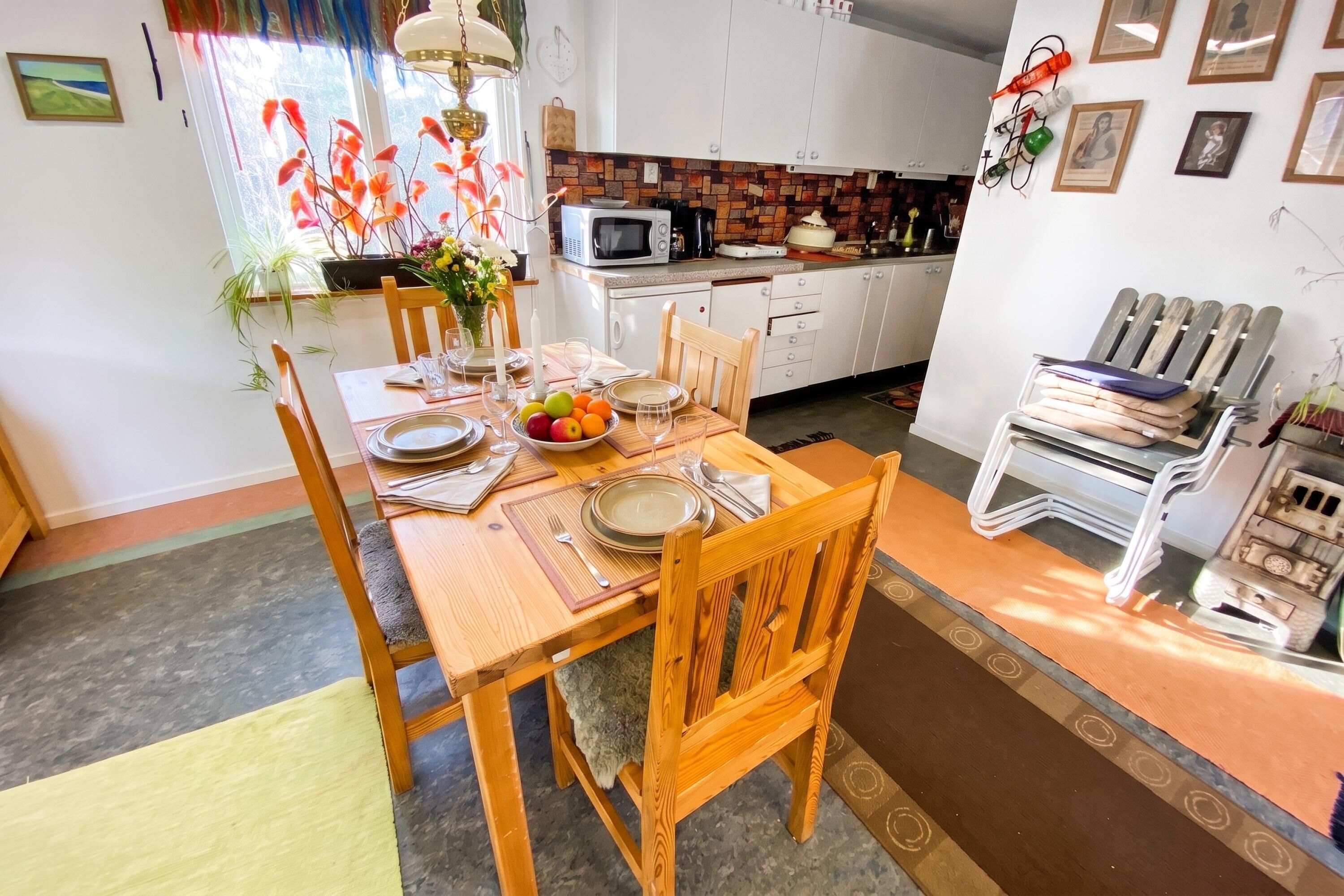 Standard House, 1 Bedroom, Microwave (Charming Swedish Forest Cottage) | Dining