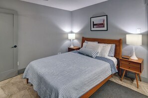 2 slaapkamers, een strijkplank/strijkijzer, gratis wifi, beddengoed