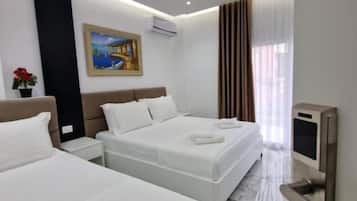 Deluxe Triple Room, Garden View