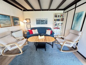 TV - Pet-free vacation home on the North Sea (Ellemeet)