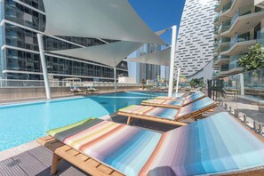 Pool - StayShort - Lavish 2BR in Business Bay Ideal for 6! (Business Bay)
