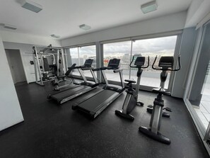 Apartment, Accessible, Smoking | Fitness studio