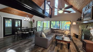 Smart TV, fireplace, ping pong, music library