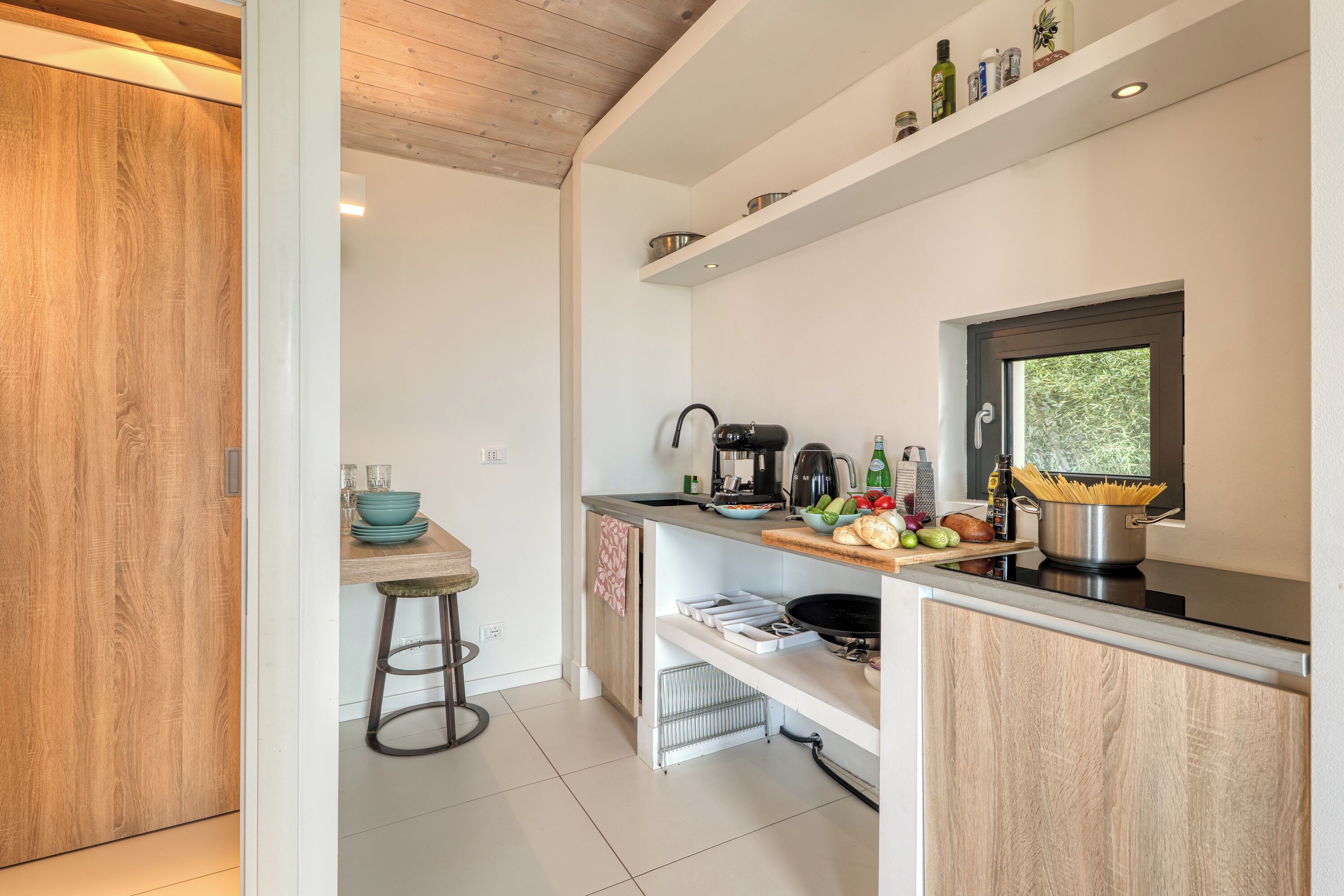 Luxury House, Multiple Bedrooms, Sea Facing (Boutique Pool Apt. Balzi Rossi -) | Private kitchen | Fridge, stovetop, coffee/tea maker, electric kettle
