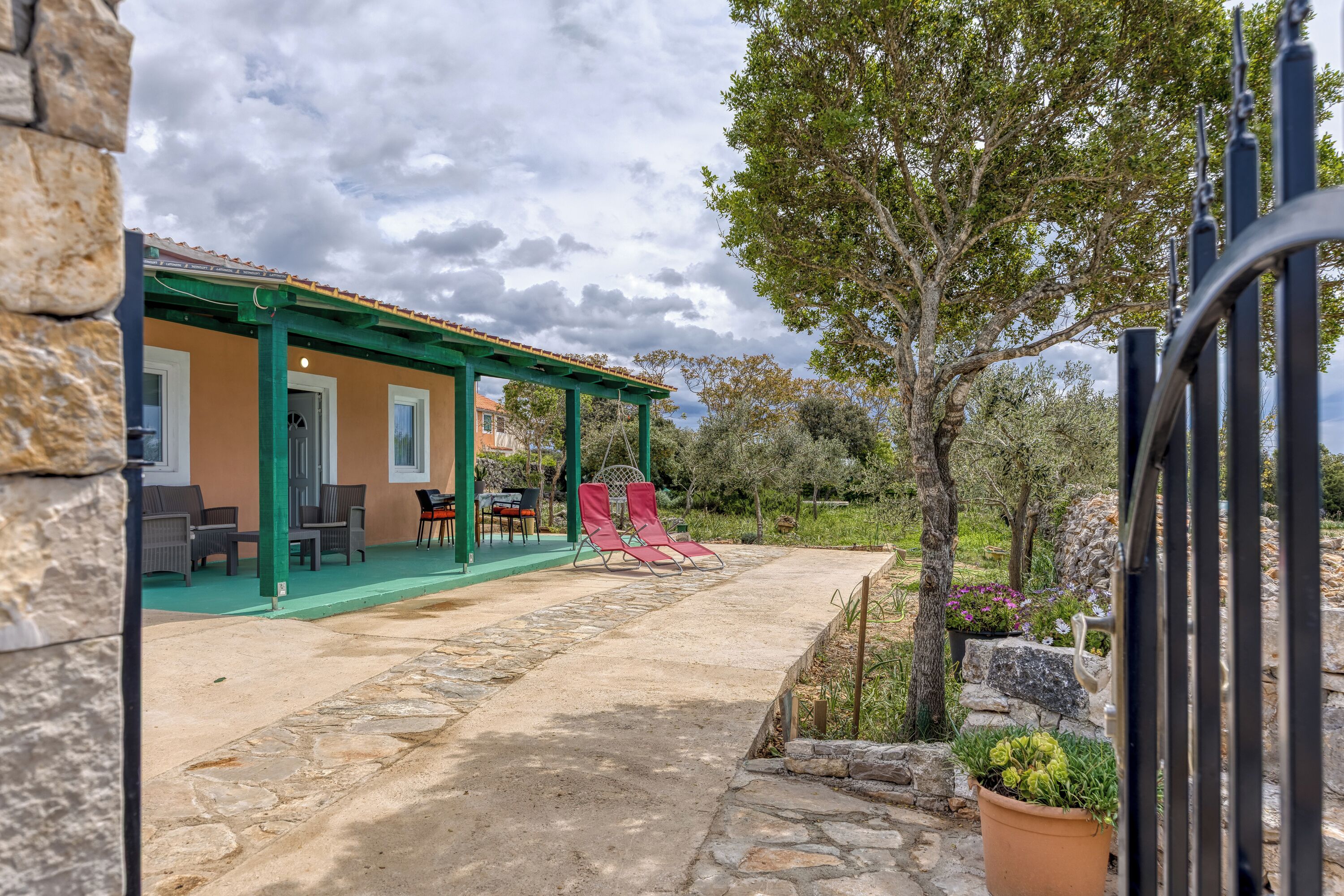 Family House, Multiple Bedrooms, Mountainside (Island Top Sea View Estate 4) | Terrace/patio