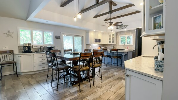 Casa, varias camas, acceso a la alberca, vista a la alberca (1 Harleston Green) | 5 habitaciones, decoración personalizada y muebles diferentes 