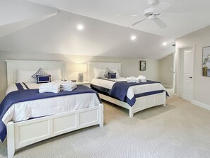 Nhà, nhiều giường, bếp, quang cảnh vườn (9 Loblolly) | 4 phòng ngủ, trang trí khác biệt 