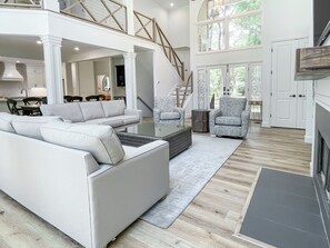 House, Multiple Beds, Kitchen, Garden View (9 Loblolly) | Living area | 42-inch flat-screen TV with digital channels - 9 Loblolly at The Sea Pines Resort (Hilton Head Island)