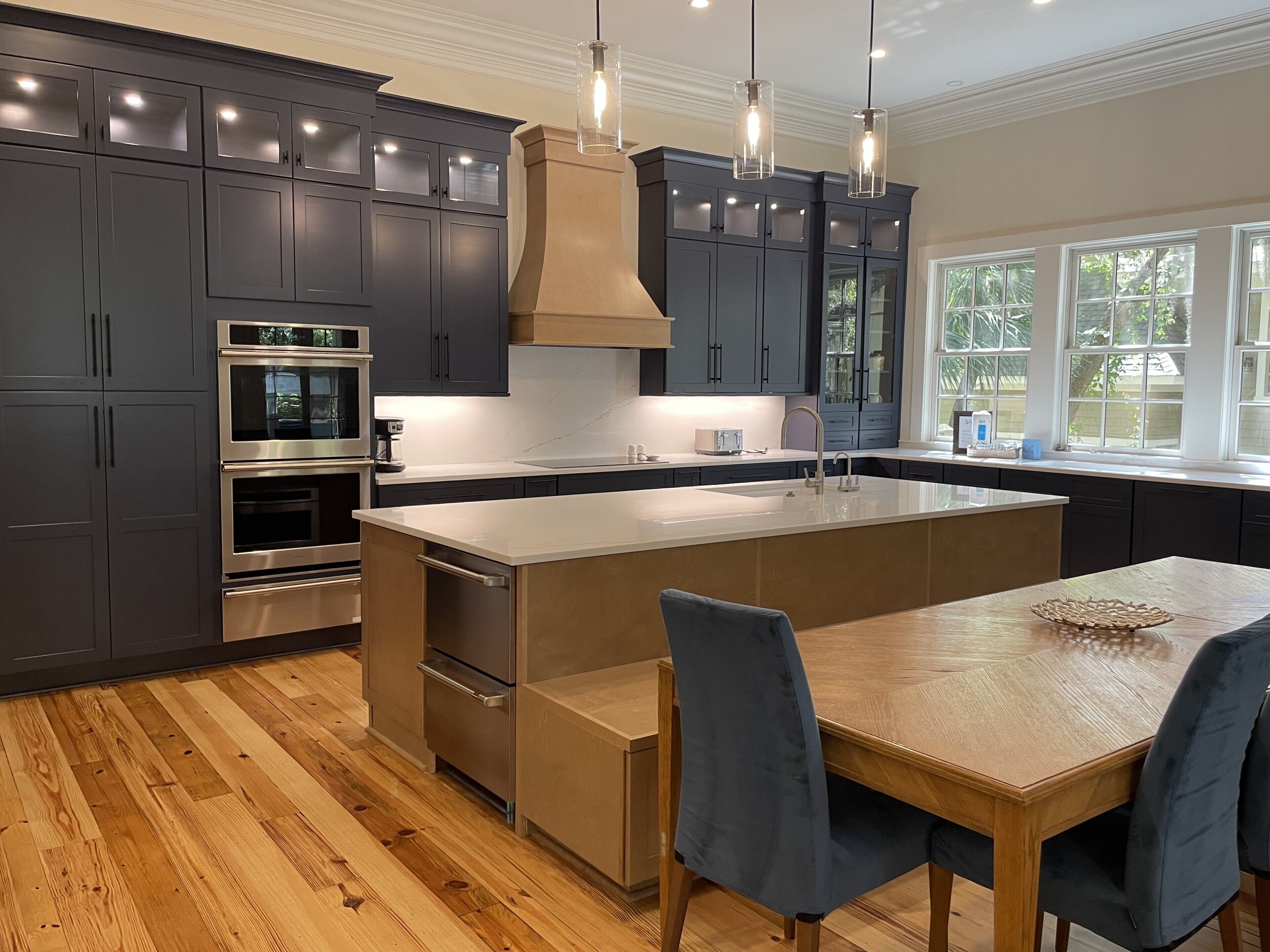 House, Multiple Beds, Kitchen, Pool View (2 Belted Kingfisher) | Private kitchen