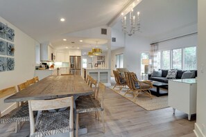 Ferienhaus, Mehrere Betten, Küche, Poolblick (9 Baynard Cove) | Innenbereich