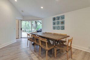House, Multiple Beds, Kitchen, Pool View (9 Baynard Cove) | 4 bedrooms, individually decorated, individually furnished, bed sheets