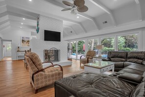 House, Multiple Beds, Kitchen, Pool View (8 Wood Ibis) | Living area | 42-inch flat-screen TV with digital channels - 8 Wood Ibis at The Sea Pines Resort (Hilton Head Island)