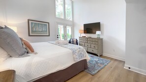 House, Multiple Beds, Kitchen, Pool View (9 Sandhill Crane) | 4 bedrooms, individually decorated, individually furnished, bed sheets