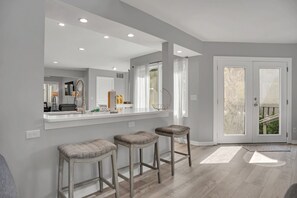 Ferienhaus, Mehrere Betten, Poolzugang, Gartenblick (8 Windjammer Court) | Lobby