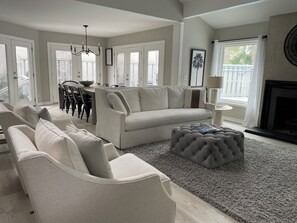 House, Multiple Beds, Pool Access, Garden View (8 Windjammer Court) | Living area | 42-inch flat-screen TV with digital channels