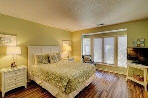 Villa, Multiple Beds, Patio, Garden View (5 Turtle Lane) | 3 bedrooms, individually decorated, individually furnished, bed sheets - 5 Turtle Lane at The Sea Pines Resort (Hilton Head Island)
