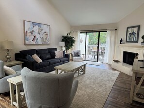 42-inch flat-screen TV with digital channels - 5 Turtle Lane at The Sea Pines Resort (Hilton Head Island)