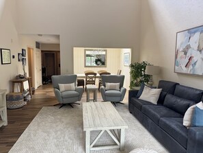 42-inch flat-screen TV with digital channels - 5 Turtle Lane at The Sea Pines Resort (Hilton Head Island)