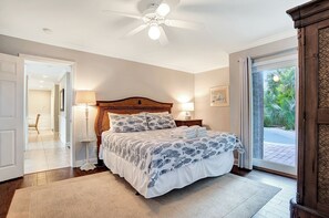 Hus - flera sängar - tillgång till pool - utsikt mot poolen (6 Windjammer Court) | 3 sovrum, individuell inredning, unika möbler och sängkläder