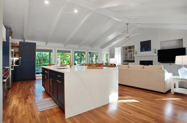 House, Multiple Beds, Kitchen, Pool View (9 Laughing Gull) | Interior - 9 Laughing Gull at The Sea Pines Resort (Hilton Head Island)