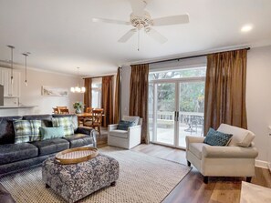 House, Multiple Beds, Kitchen, Garden View (5 Genoa Court) | Living area