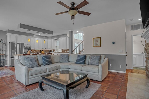 House, Multiple Beds, Balcony, Garden View (4 Mizzenmast Court) | Living area | 42-inch flat-screen TV with digital channels - 4 Mizzenmast Court at The Sea Pines Resort (Hilton Head Island)