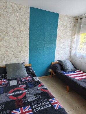 2 bedrooms, iron/ironing board