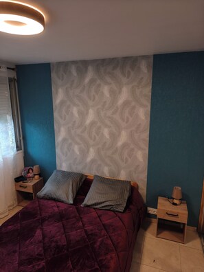 2 bedrooms, iron/ironing board