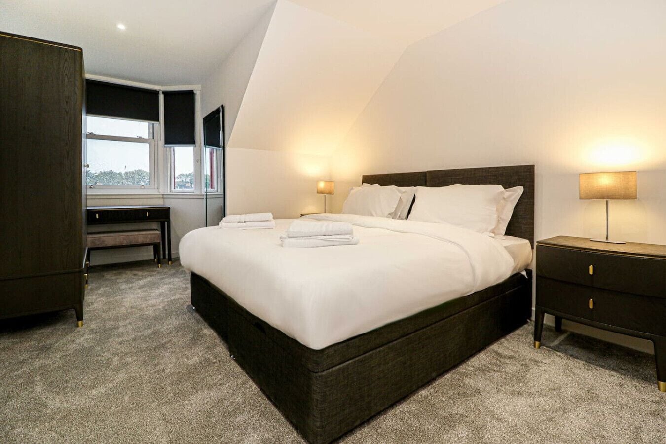 2 makuuhuonetta, silitysrauta/-lauta, vauvan matkasänky, Wi-Fi