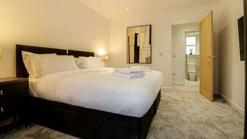 2 dormitoris, planxa i posts de planxar, un bressol de viatge i wifi