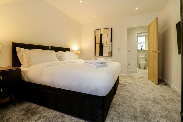 2 bedrooms, iron/ironing board, travel crib, WiFi