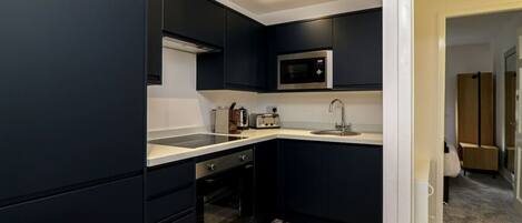 Fridge, microwave, oven, coffee/tea maker