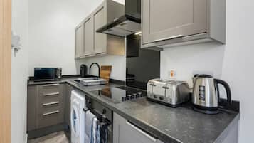 Frigorifero, microonde, forno, lavastoviglie