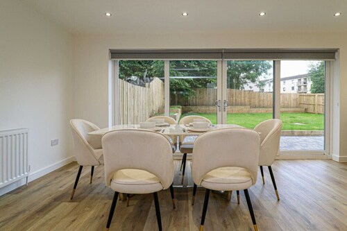 Beautiful 3 Bed Luxury House in Glasgow West End